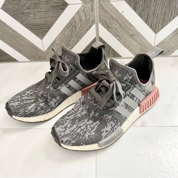 Adidas nmd r1 heather gray raw pink sneakers size 6 - Picture 1 of 11